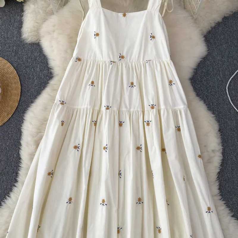 Loose-fitting Floral Embroidery Slip Dress